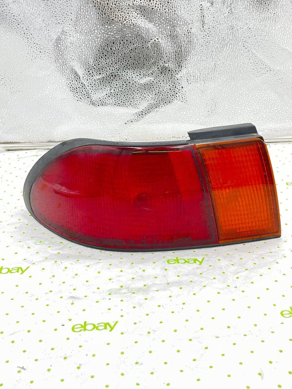 93 94 NISSAN SENTRA Tail Light Assembly Left driver side