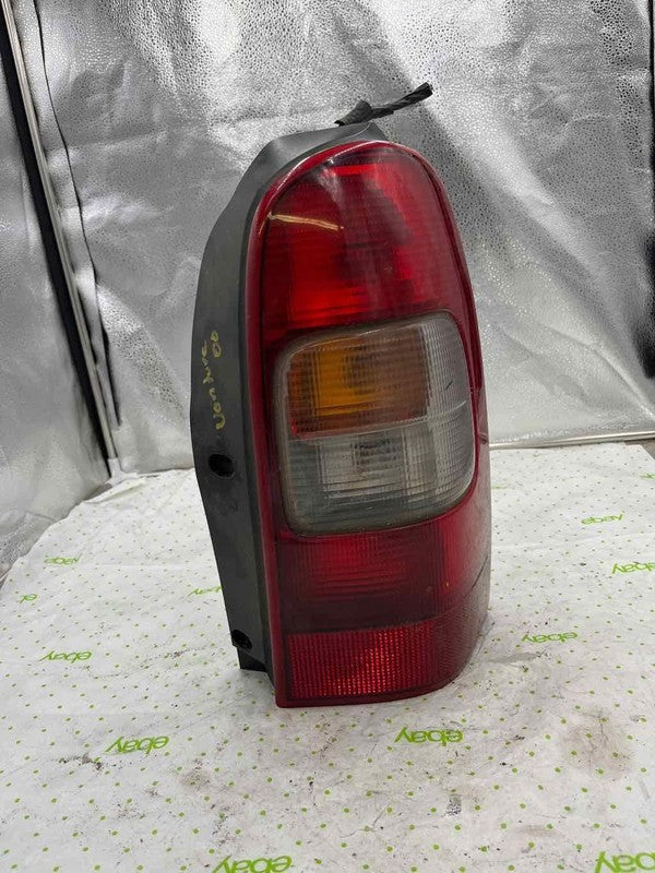 97 98 99 00 01 02 03 04 05 CHEVY VENTURE TailLight Assembly Right pass