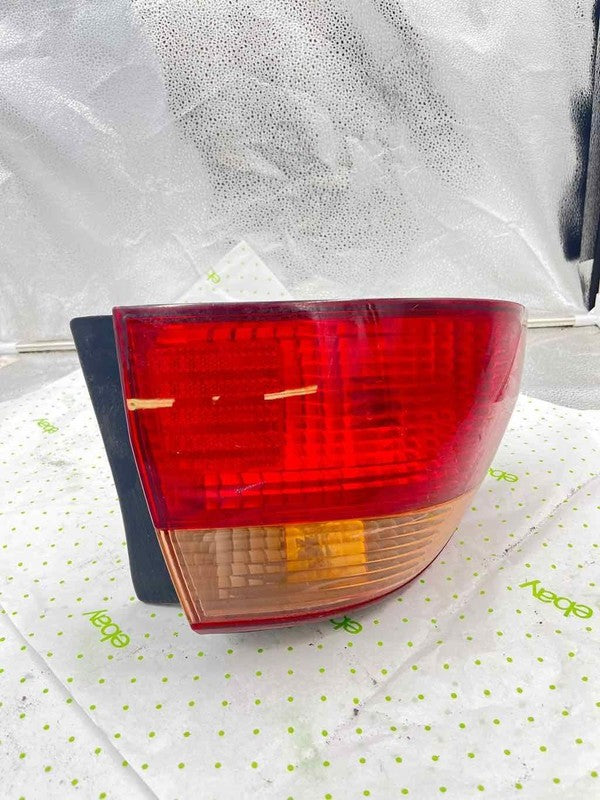 98 99 00 HONDA ACCORD Tail Light Assembly Left driver side