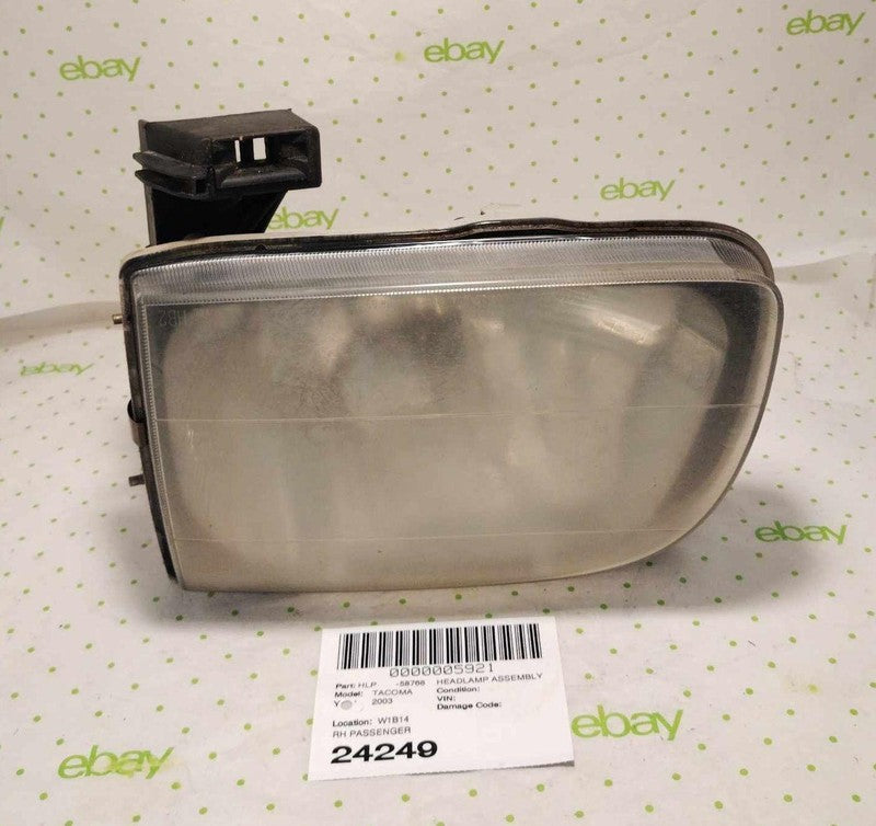 01 02 03 04 TOYOTA TACOMA Headlamp Assembly Left