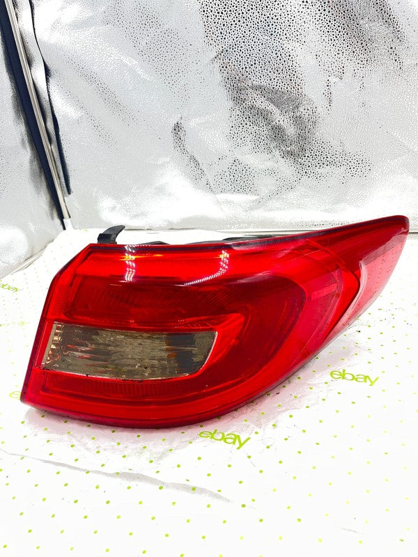 15 HYUNDAI SONATA Tail Light Assembly Right pssngr side