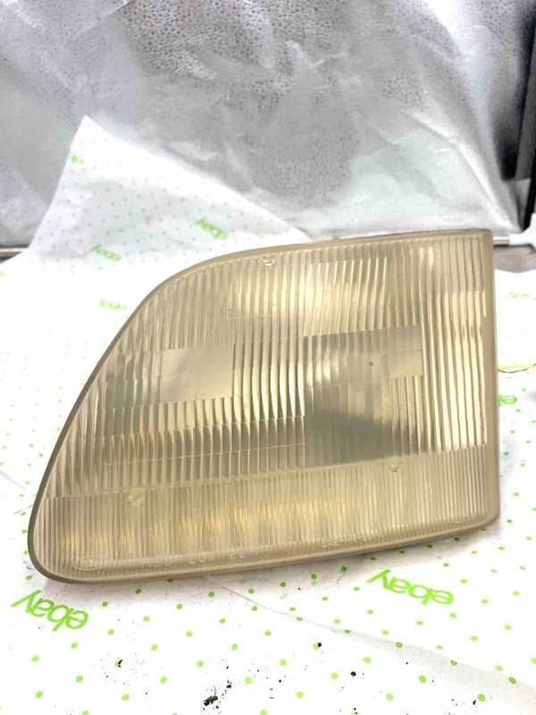 97 98 99 00 01 02 FORD EXPEDITION Headlamp Assembly Left driver side