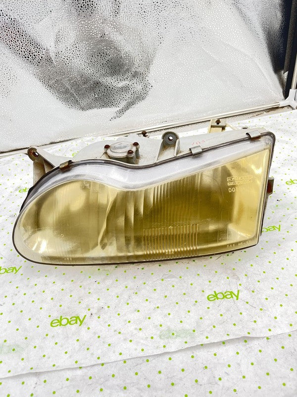 97 98 HYUNDAI SONATA Headlamp Assembly Left driver side