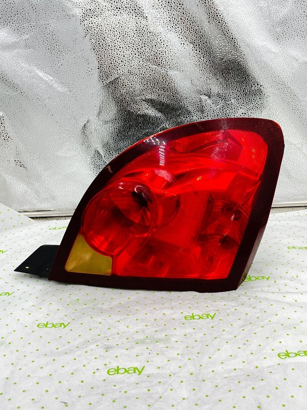 03 04 05 06 07 SATURN ION Tail Light Assembly Left driver side
