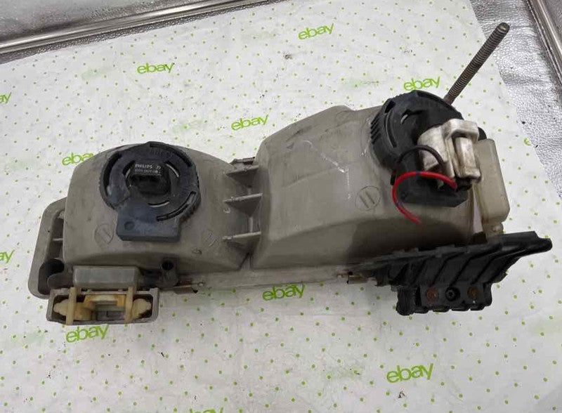 91 92 PONTIAC FIREBIRD Headlamp Assembly Left driver side
