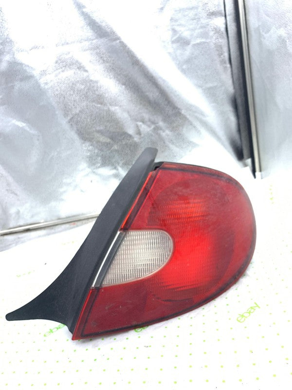 00 01 02 DODGE NEON Tail Light Assembly Right passenger side