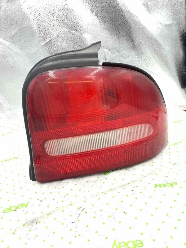 95 96 97 98 99 DODGE NEON Tail Light Assembly Right passenger side
