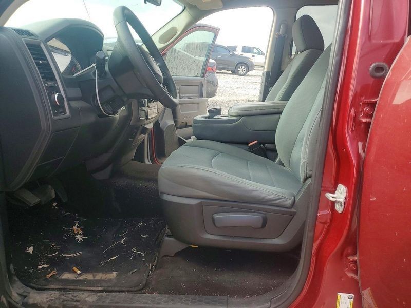 2013-2014 Dodge Ram 1500 Pickup 3.6L Engine Fuse Box Power Distributio