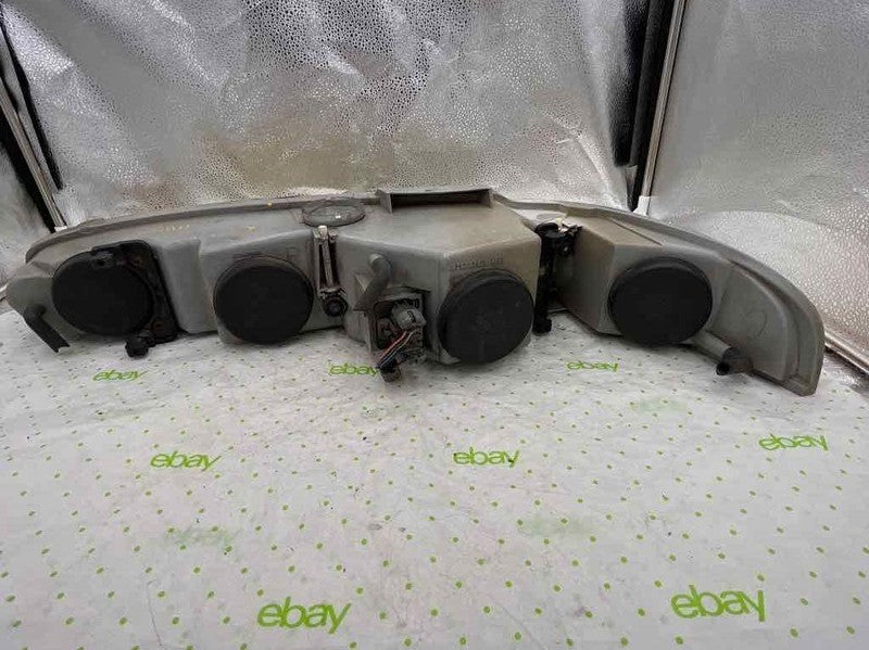 98 99 00 01 02 OLDS INTRIGUE Headlamp Assembly Right