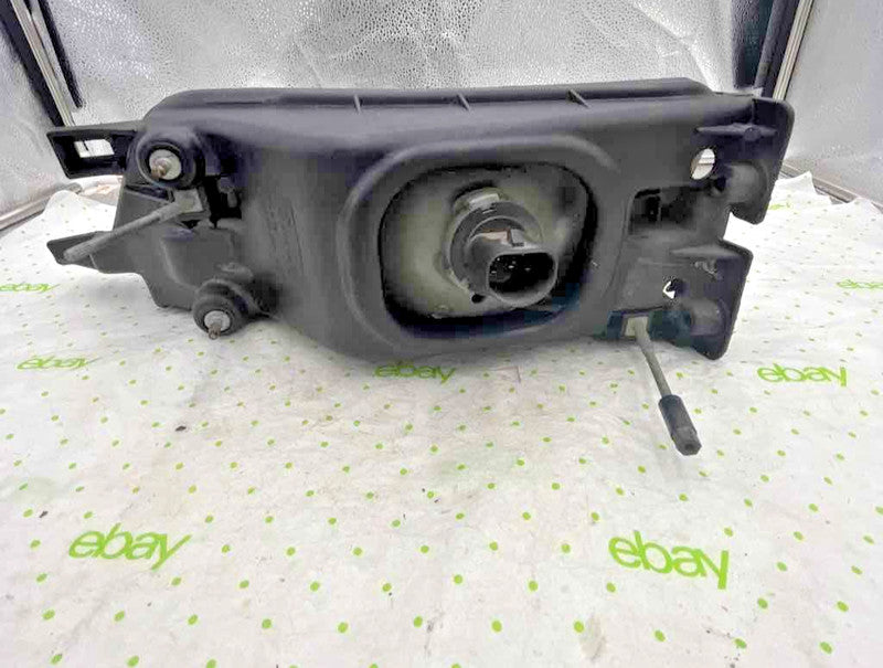 95 96 99 NISSAN MAXIMA Headlamp Assembly Right passenger side