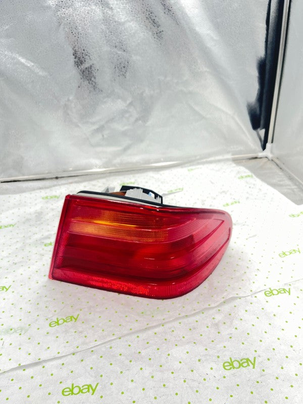 96 97 98 99 MERCEDES E-CLASS Tail Light Assembly Right passenger side