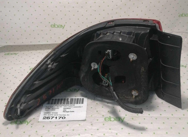 98 99 00 HONDA ACCORD Tail Light Assembly Right