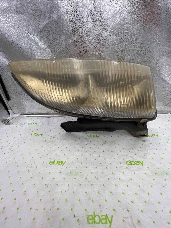 95 96 97 98 99 CHEVY CAVALIER Headlamp Assembly Right passenger side