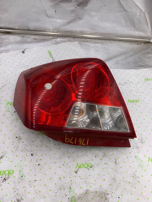 04 05 06 07 08 SUZUKI FORENZA Tail Light Assembly Right passenger side