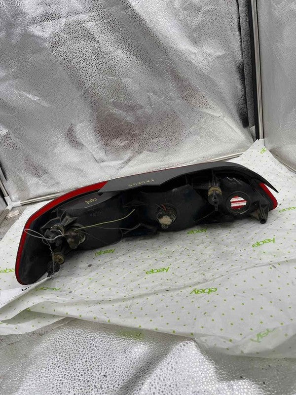 92 93 94 95 FORD TAURUS Tail Light Assembly Right passenger side