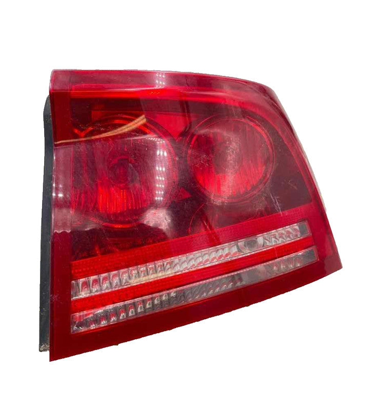 06 07 08 DODGE CHARGER Tail Light Assembly Right passenger side
