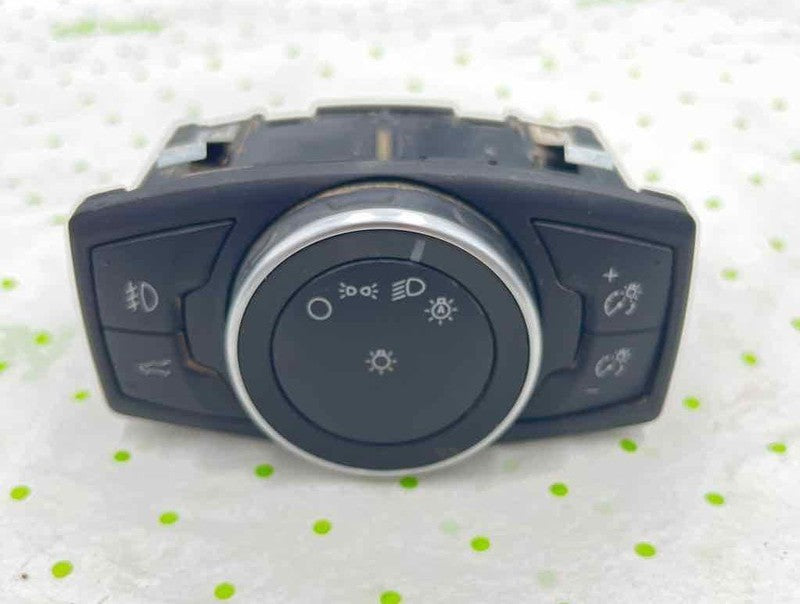 13 14 15 16 17 18 19 FORD ESCAPE Headlight Switch (dash Mtd)