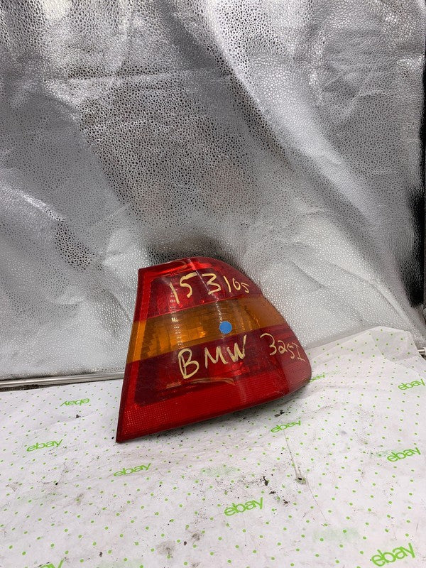 01 02 03 04 05 BMW 325I Tail Light Assembly Right passenger side