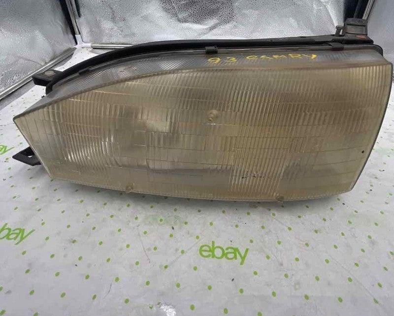 92 93 94 TOYOTA CAMRY Headlamp Assembly Left
