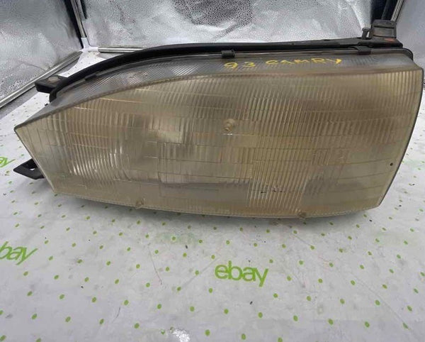 92 93 94 TOYOTA CAMRY Headlamp Assembly Left