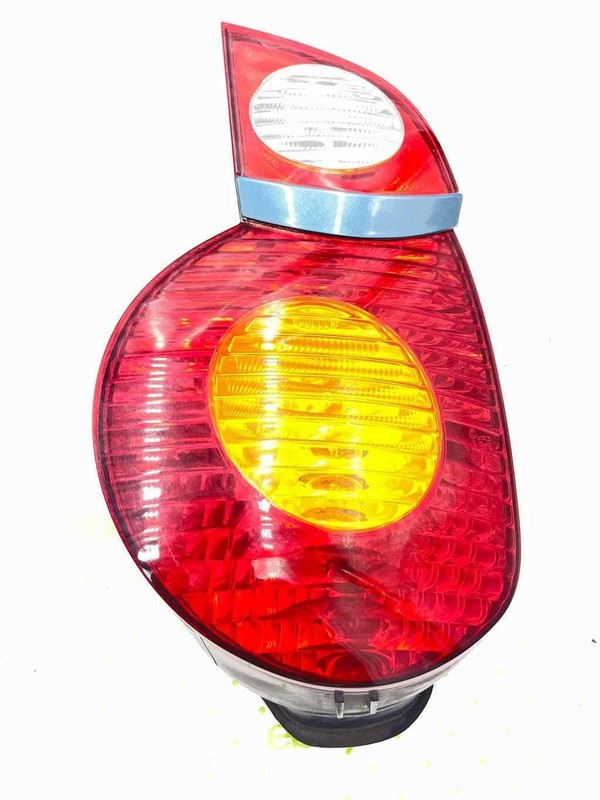 03 04 05 BMW Z4 Tail Light Assembly Right passenger side