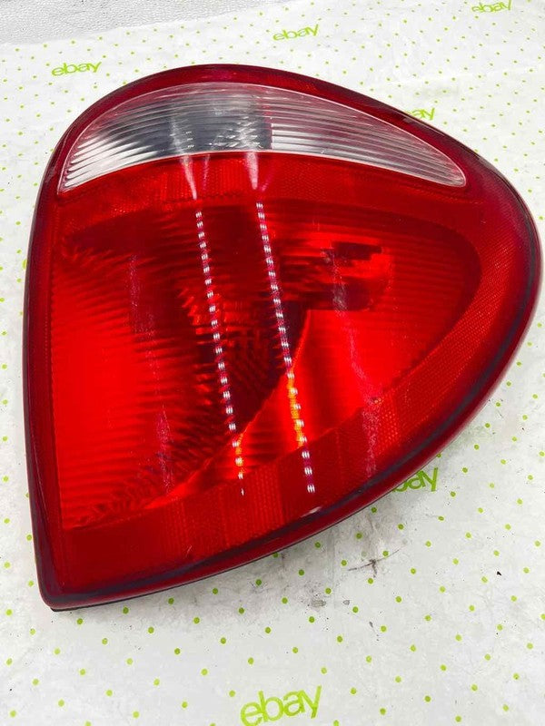 04 05 06 07 CHRYSLER TOWN CNTRY Tail Light Assembly Right passenger si