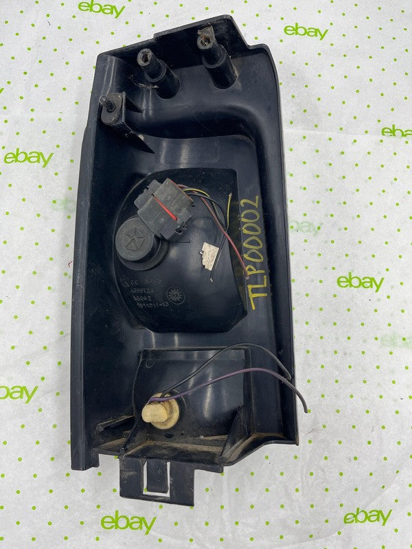 91 92 93 94 95 DODGE CARAVAN Tail Light Assembly Right passenger side