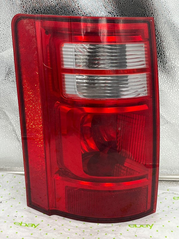 08 09 10 DODGE CARAVAN Tail Light Assembly Right passenger side