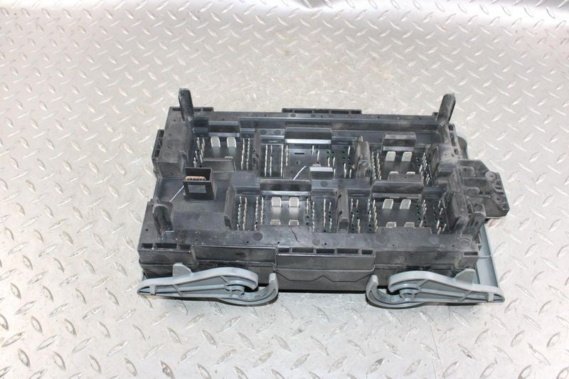 2007-2009 Chevy Silverado 1500 Pickup Engine Fuse Box OEM