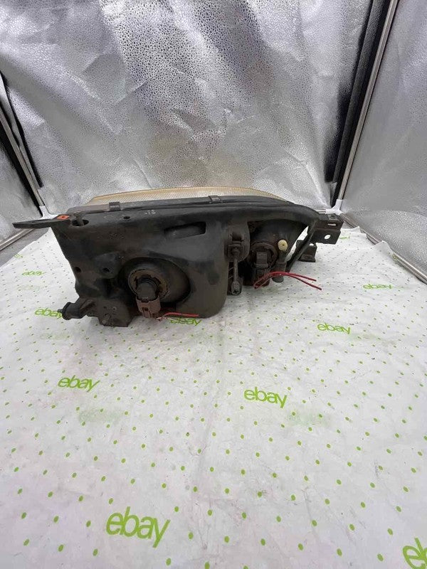 92 93 94 TOYOTA CAMRY Headlamp Assembly Left driver side