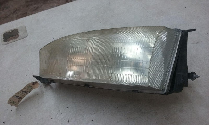 92 93 94 TOYOTA CAMRY Headlamp Assembly Left driver side