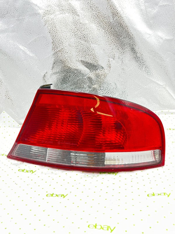 01 02 03 04 05 06 CHRYSLER SEBRING Tail Light Assembly Right passenger