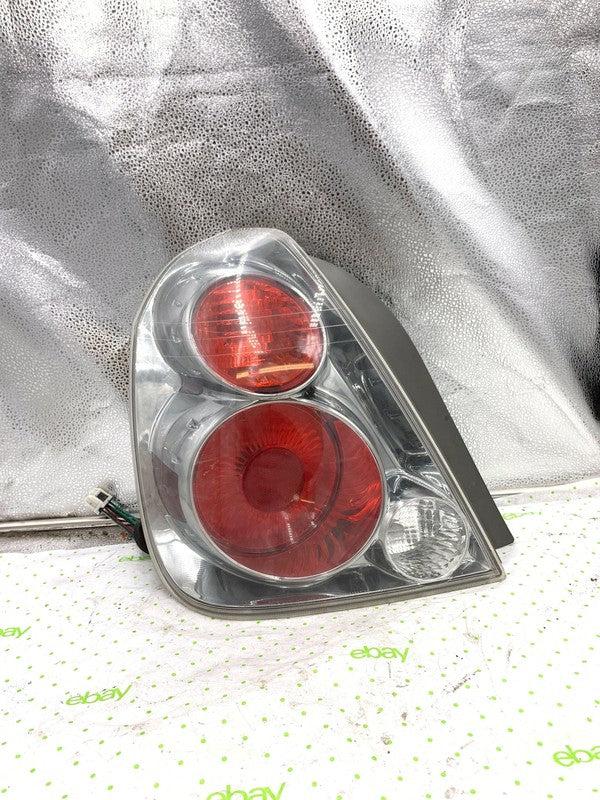 05 06 NISSAN ALTIMA Tail Light Assembly Left driver side