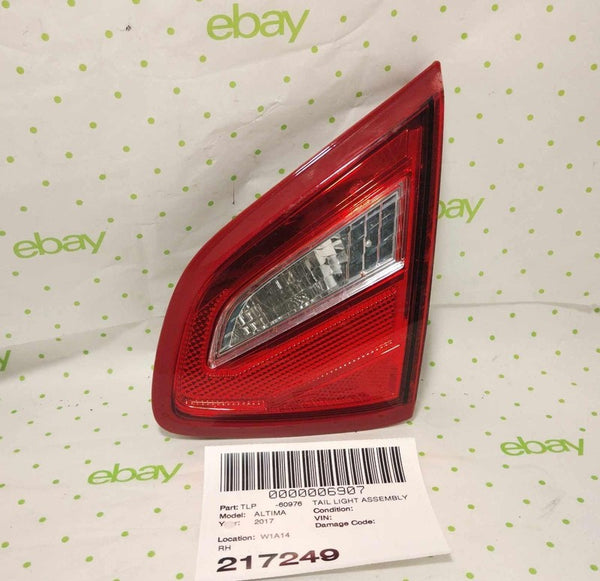 16 17 NISSAN ALTIMA Tail Light Assembly Right