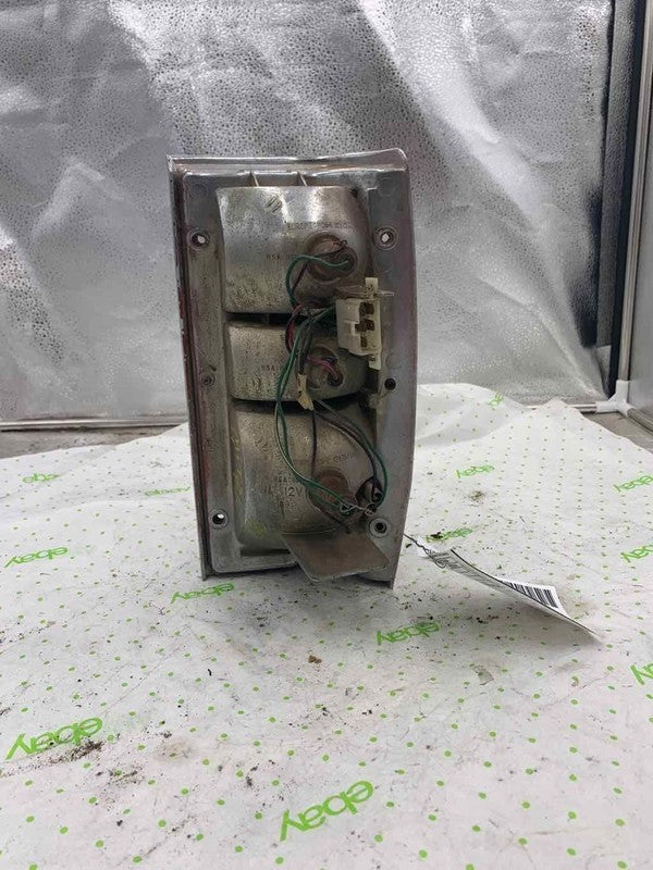 1987-96 MITSUBISHI PICKUP Tail Light Assembly Left driver side
