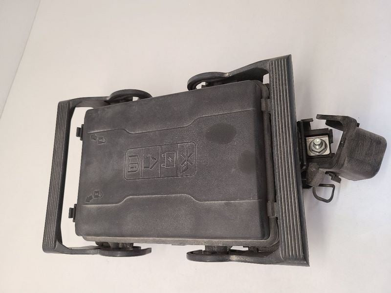 2015-2019 GMC Sierra 2500 3500 Pickup Engine Fuse Box