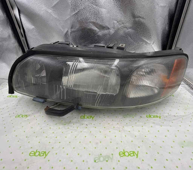 2001-04 VOLVO 60 SERIES Headlamp Assembly Left driver side