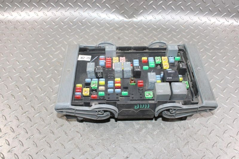 2007-2009 Chevy Silverado 1500 Pickup Engine Fuse Box OEM