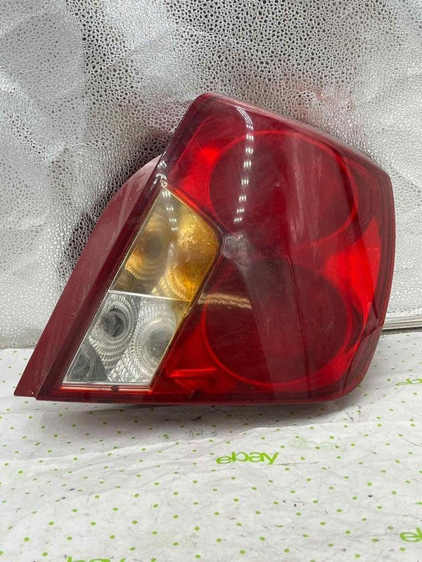 04 05 06 07 08 SUZUKI FORENZA Tail Light Assembly Right passenger side