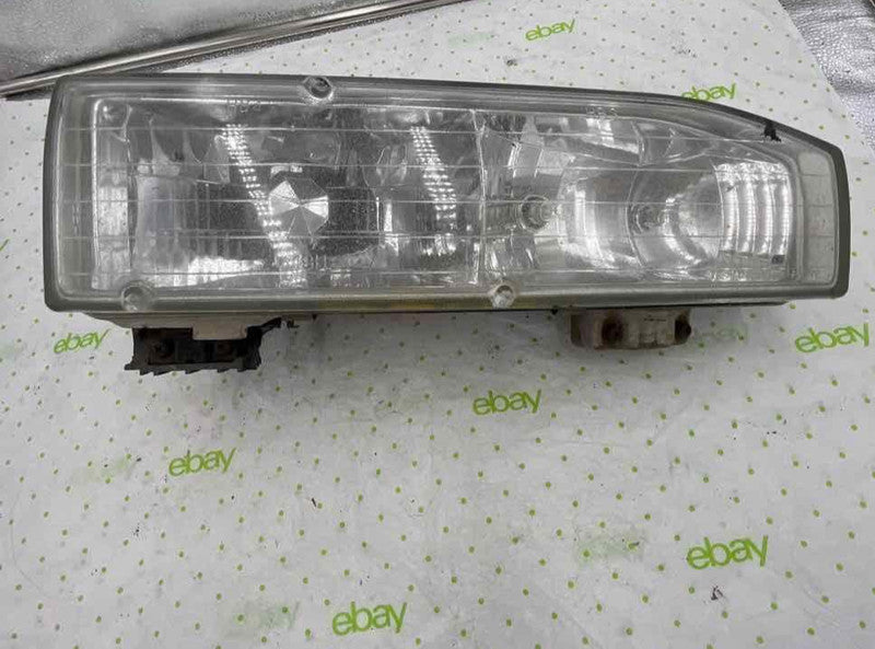 91 92 PONTIAC FIREBIRD Headlamp Assembly Left driver side