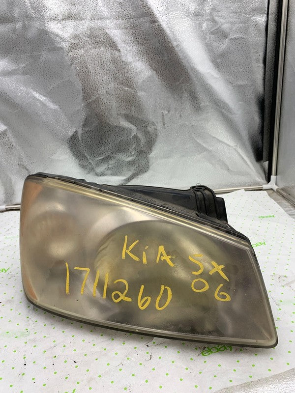 04 05 06 KIA SPECTRA Headlamp Assembly Right passenger side
