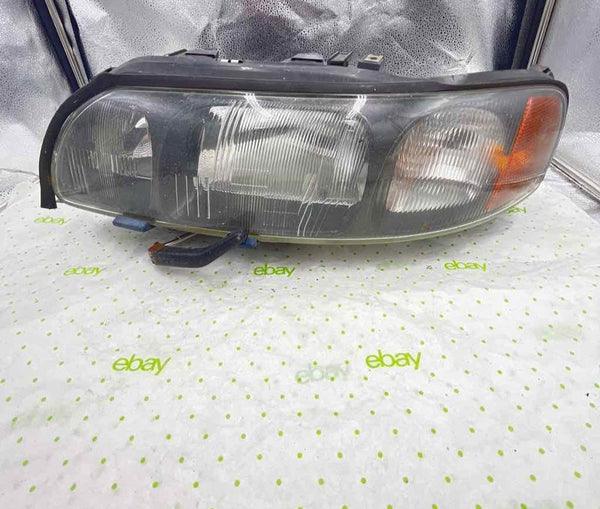 2001-04 VOLVO 60 SERIES Headlamp Assembly Left driver side