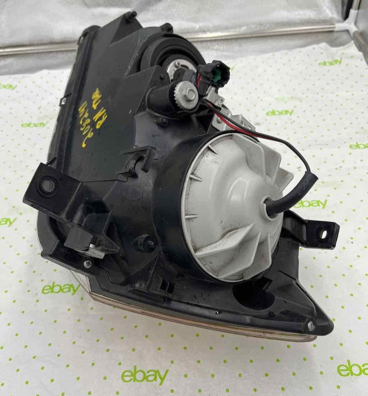 02 03 04 NISSAN ALTIMA HLP-RH Headlamp Assembly Right passenger side