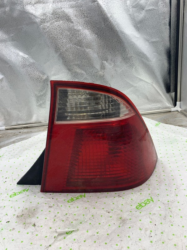 00 01 02 03 04 05 06 07 FORD FOCUS Tail Light Assembly Right pasenger