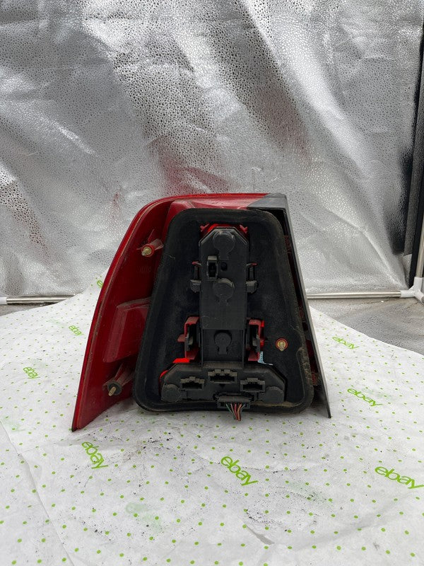 99 00 01 02 03 JETTA EXCEPT GLI Tail Light Assembly Right passenger si