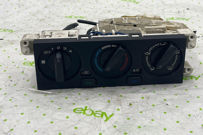 98 99 NISSAN SENTRA Heater A/c Control