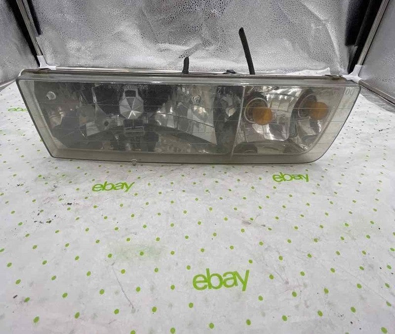 95 96 97 LINCOLN & TOWN CAR Headlamp Assembly Left
