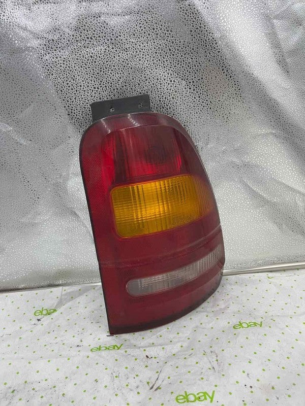 95 96 97 98 FORD WINDSTAR Tail Light Assembly Right passenger side