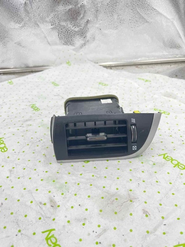 12 TOYOTA CAMRY Air Cond./heater Vents right passenger side