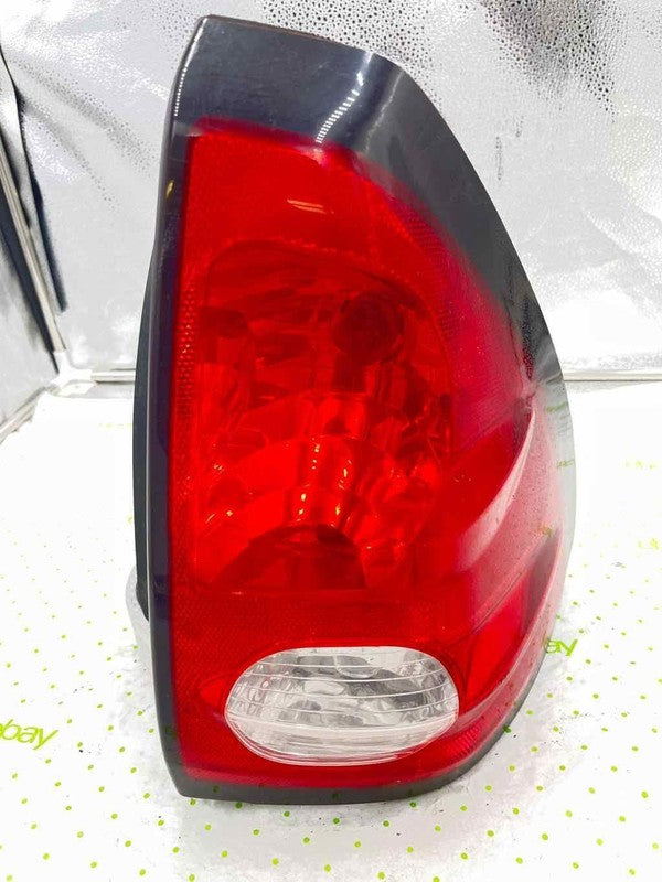 01 02 03 04 05 PONTIAC AZTEK Tail Light Assembly Right passenger